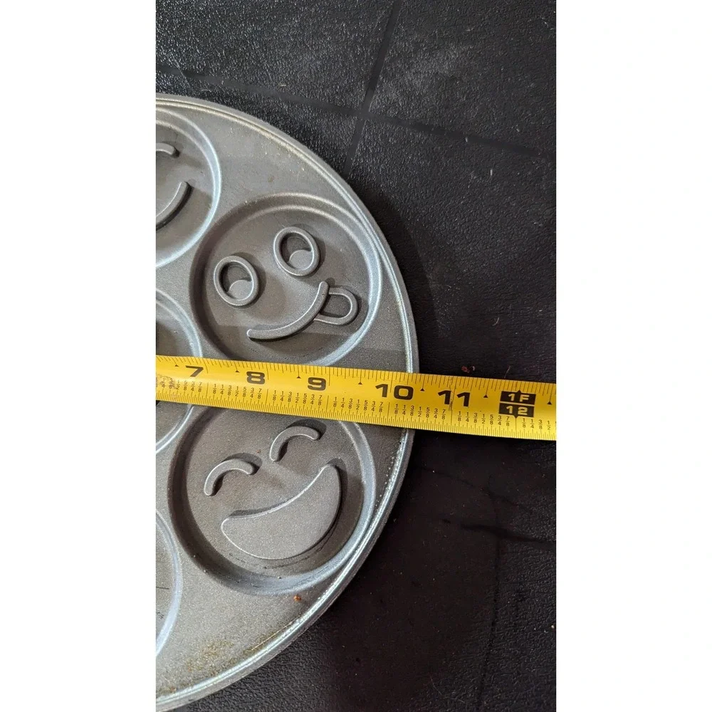 Nordic Ware Smiley Face Pancake Pan 7 Cavity Breakfast Fun Food‎ Cookware